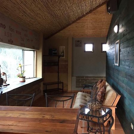 Guest House Nativo - Charming, Cozy & Affordable บาเย เด กัวลาลูเป ภายนอก รูปภาพ