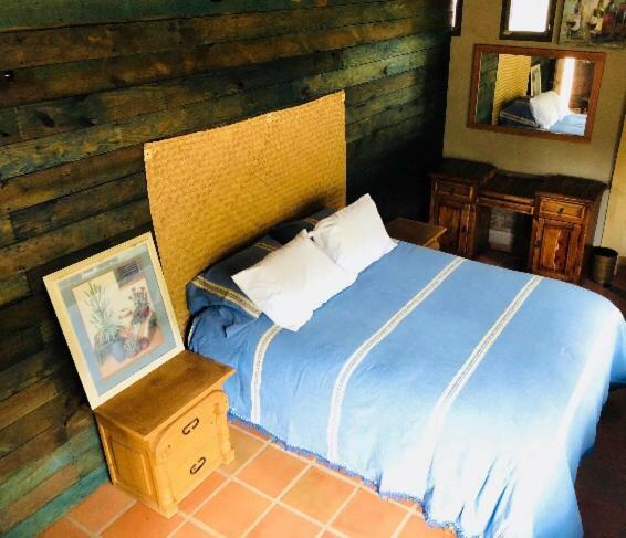 Guest House Nativo - Charming, Cozy & Affordable บาเย เด กัวลาลูเป ภายนอก รูปภาพ